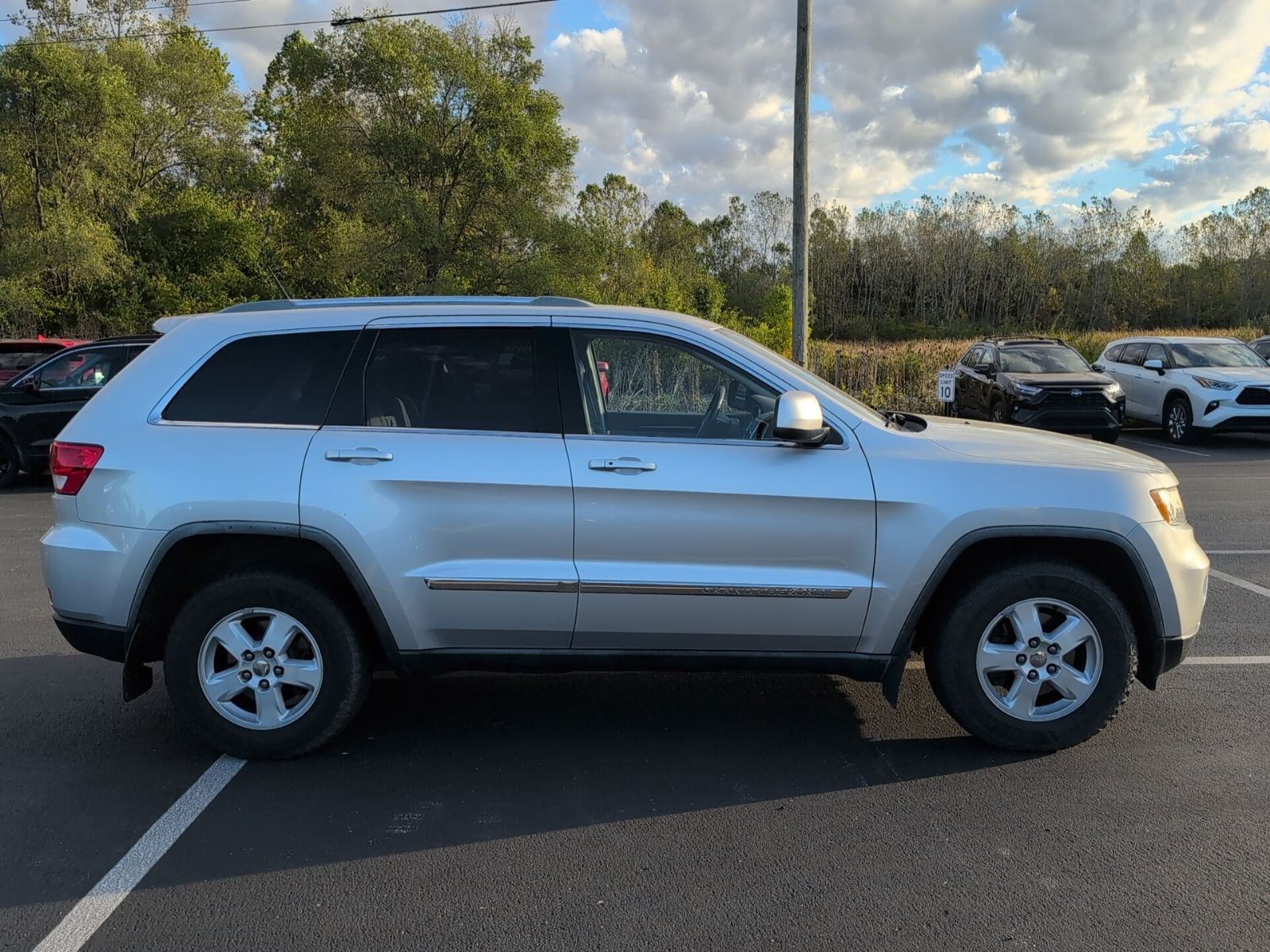 2011 Jeep Grand Cherokee Laredo photo 5