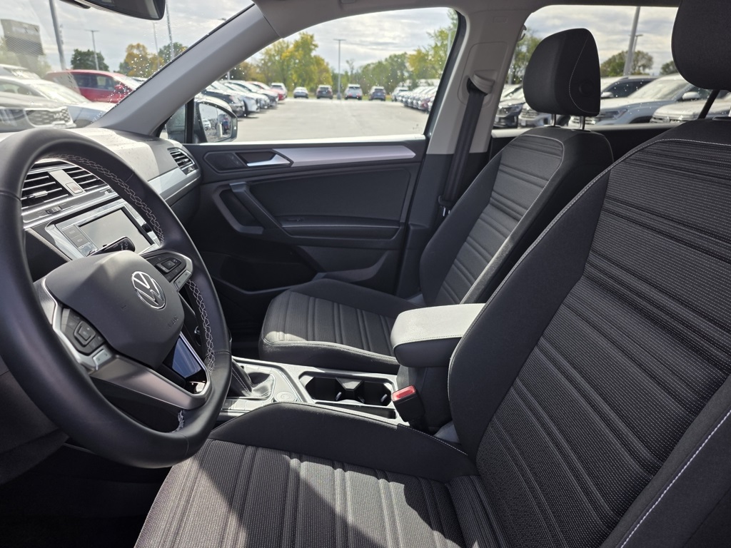 2023 Volkswagen Tiguan S photo 3