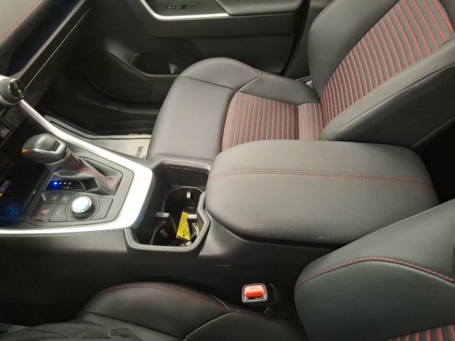 2024 Toyota RAV4 Prime XSE photo 25