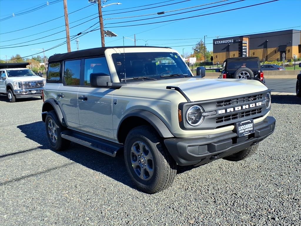 2025 Ford Bronco 4-Door Big Bend's photo