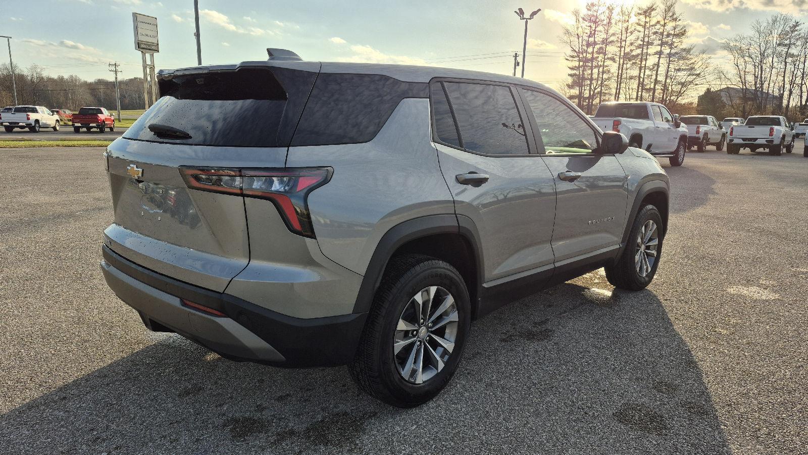 2025 Chevrolet Equinox LT photo 4