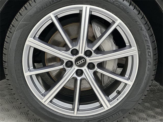 2022 Audi Q5 S line Premium Plus photo 2