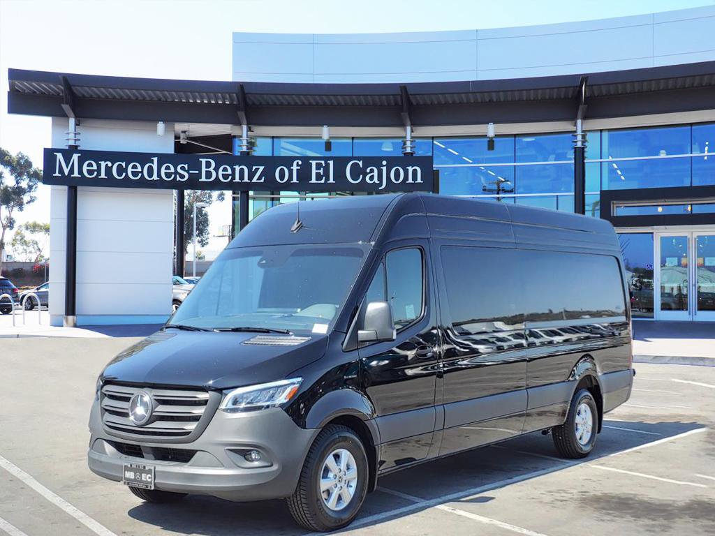 2024 Mercedes-Benz eSprinter Cargo Van Base's photo