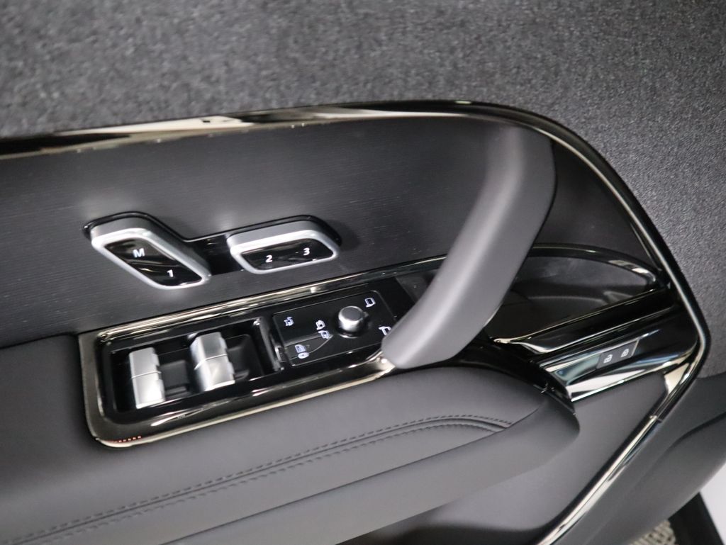 2025 Land Rover Range Rover Sport SE photo 20