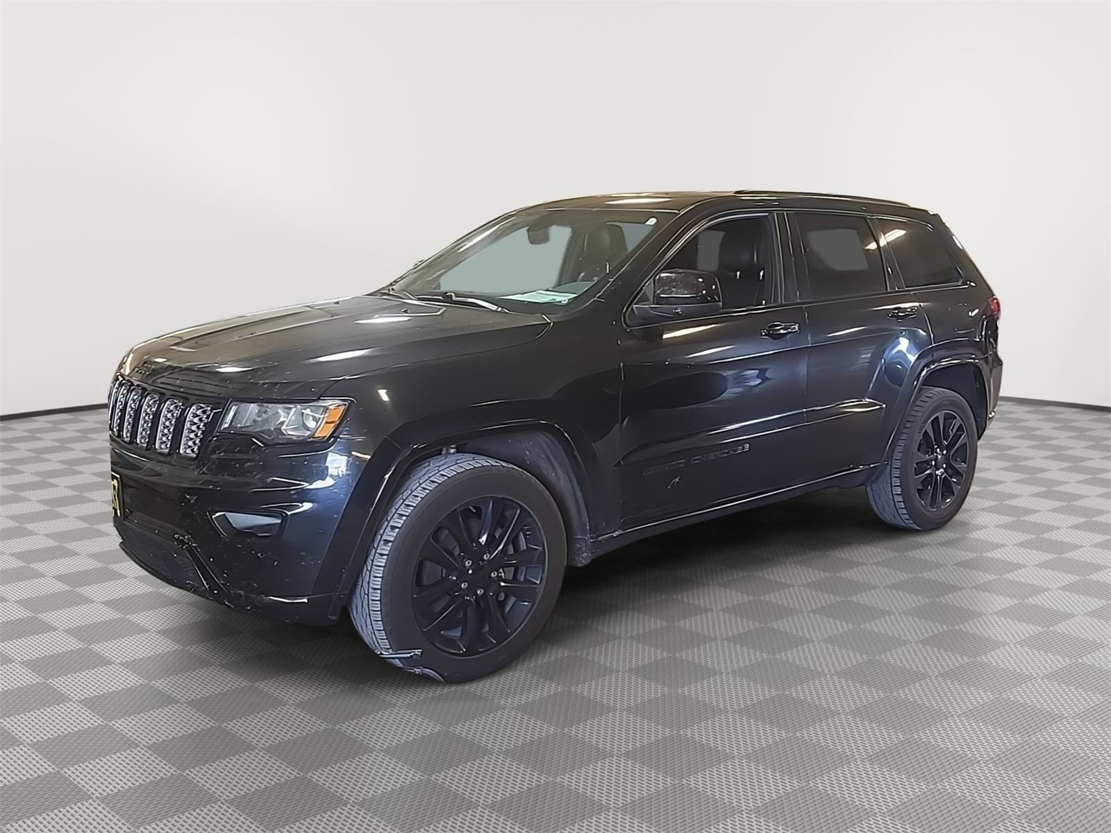 Used 2018 Jeep Grand Cherokee Altitude with VIN 1C4RJFAG1JC203921 for sale in Moses Lake, WA