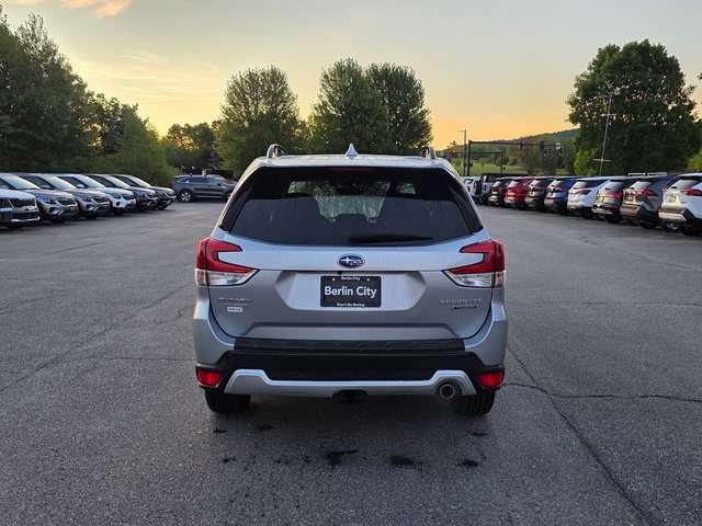 2020 Subaru Forester Touring photo 3