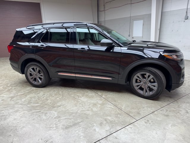 2025 Ford Explorer photo 6