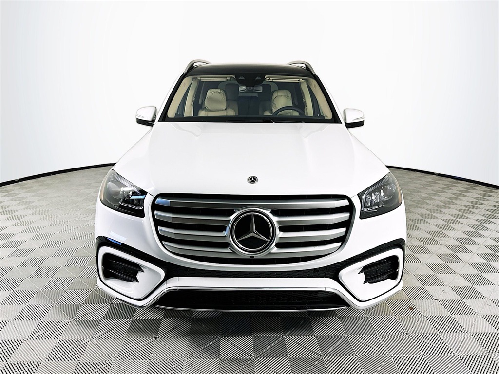 2026 Mercedes Benz GLS 450 4MATIC photo 2