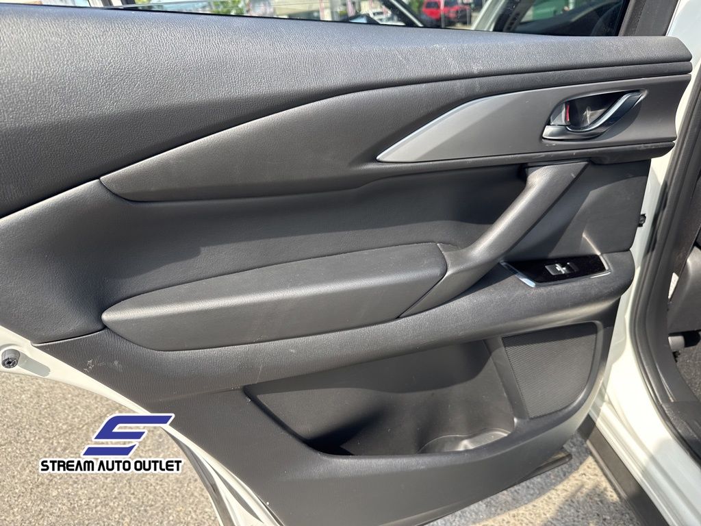 2023 Mazda CX-9 Touring photo 28
