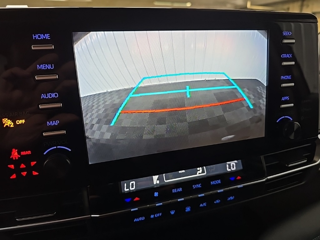 2021 Toyota Sienna LE photo 22