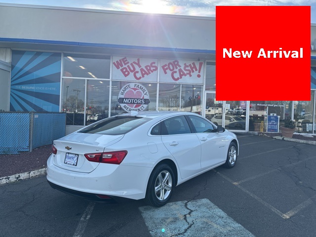 2024 Chevrolet Malibu 1LT photo 2