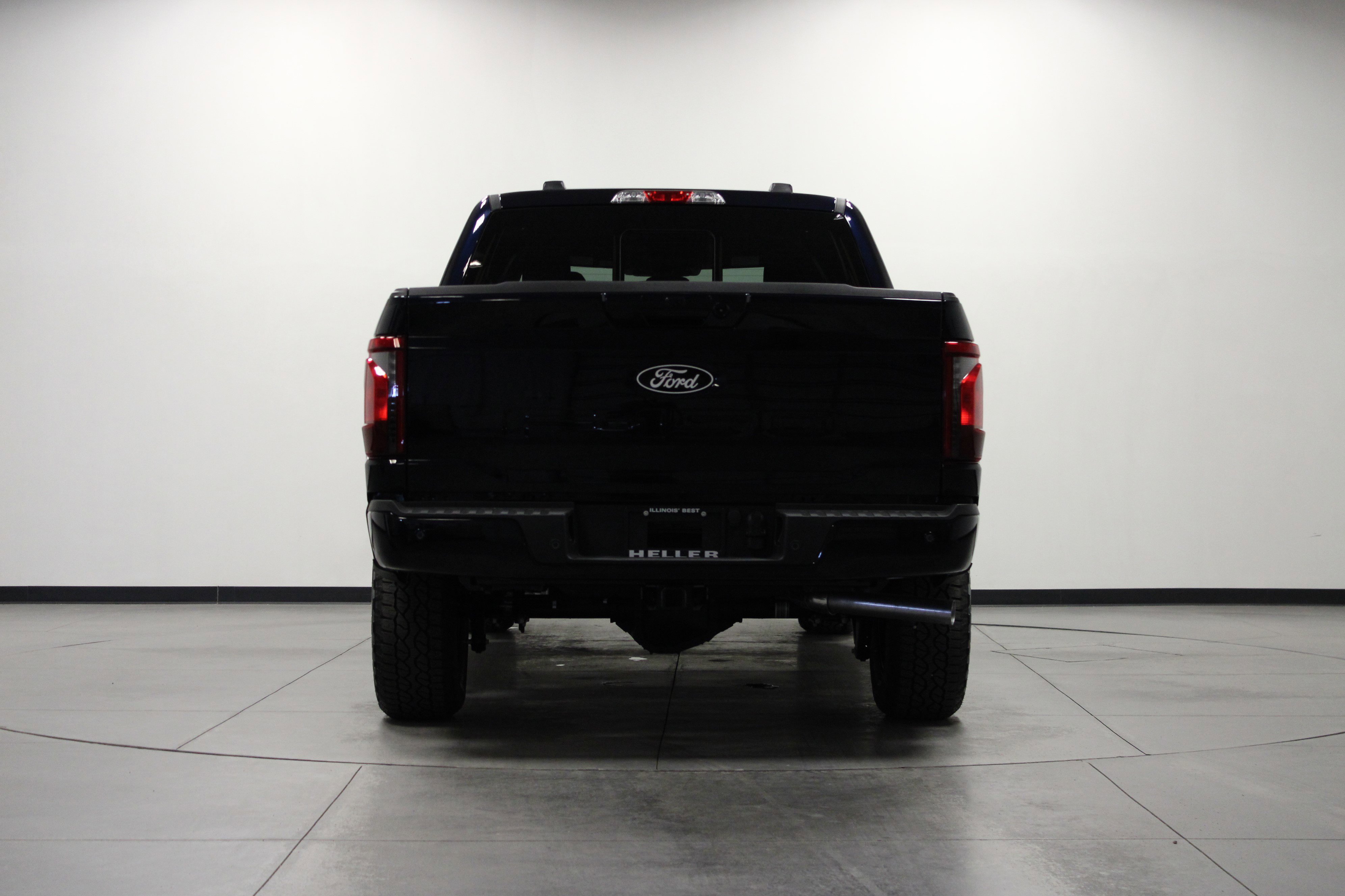 2025 Ford F-150 XLT photo 4