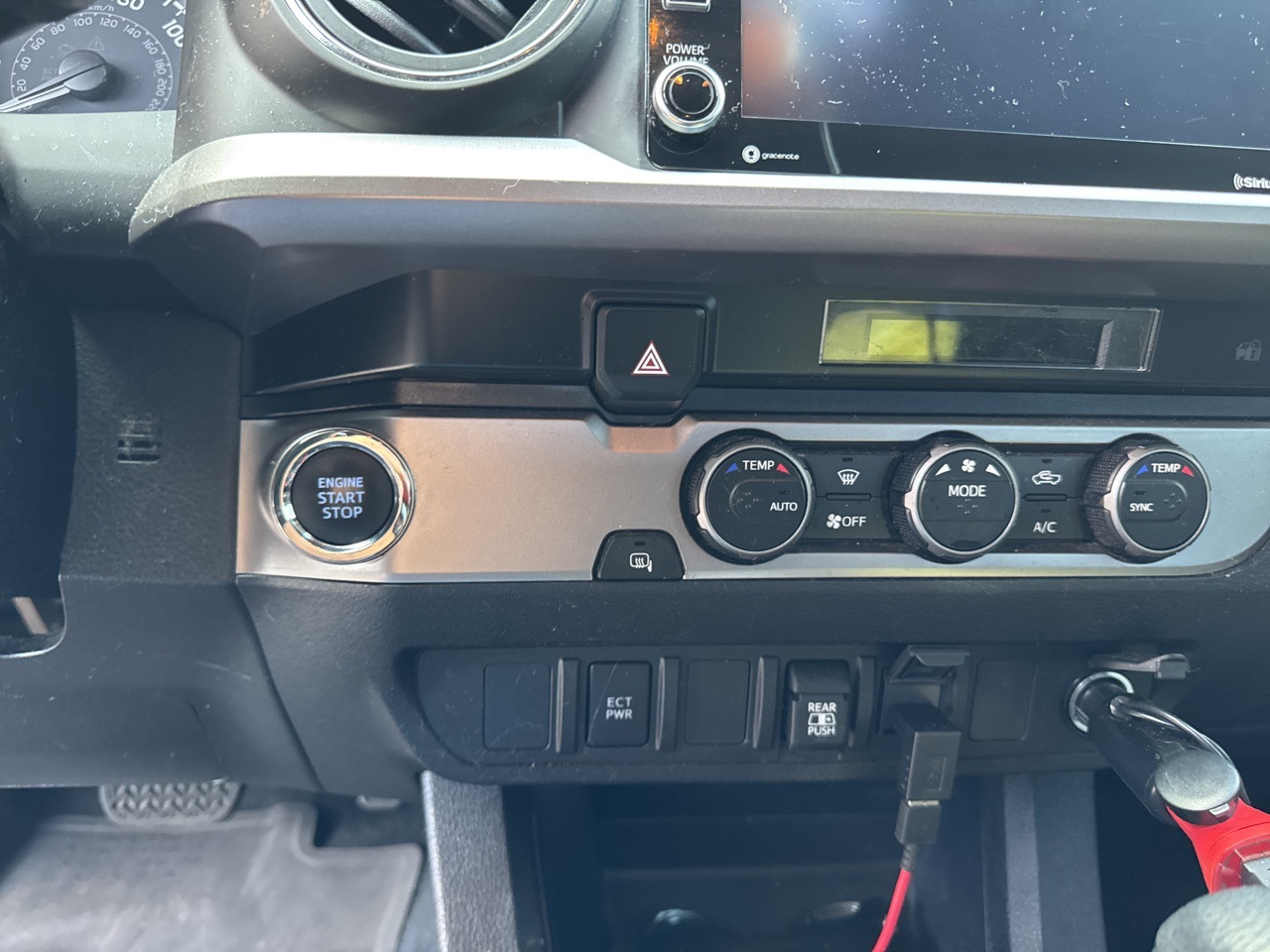 2023 Toyota Tacoma SR5 photo 9