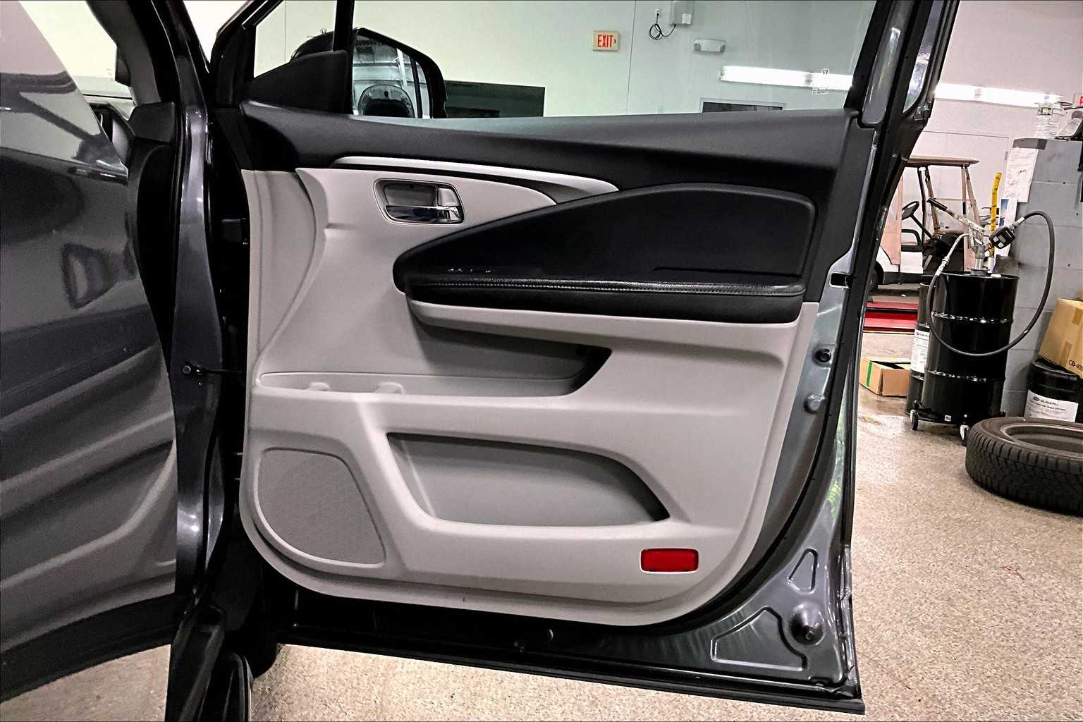 2019 Honda Ridgeline RTL-T photo 22