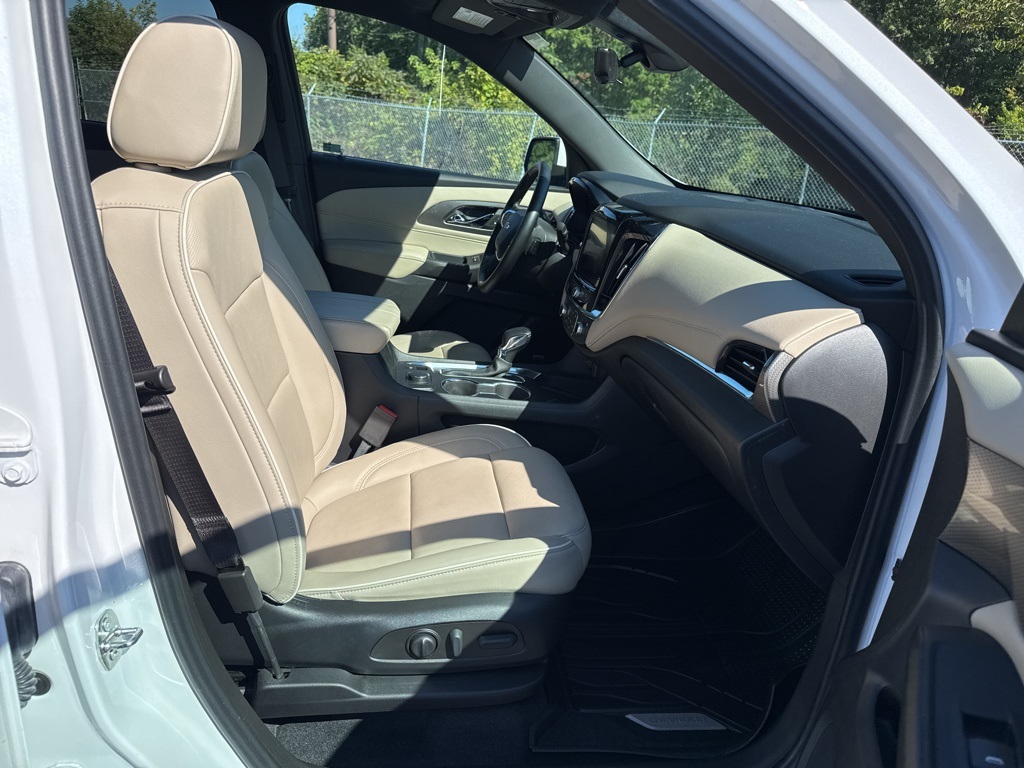 2023 Chevrolet Traverse Premier photo 11