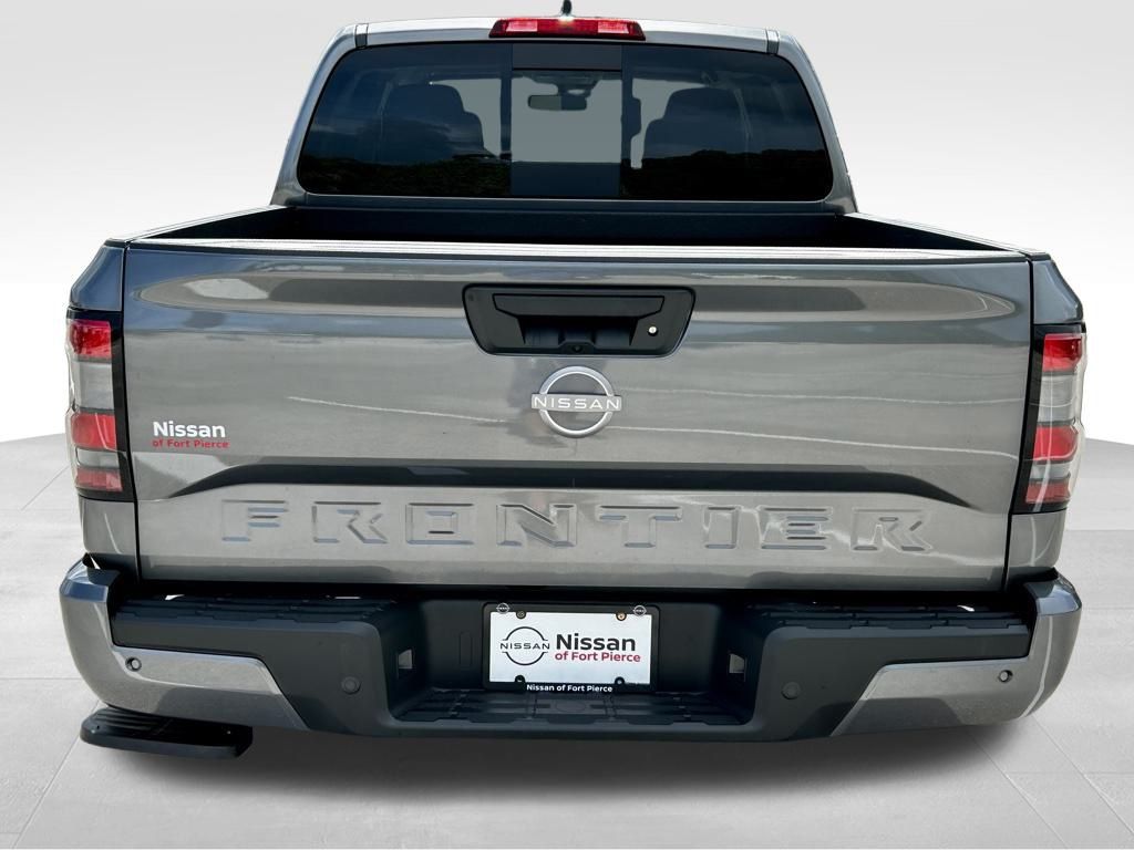 2026 Nissan Frontier Crew Cab SV photo 4