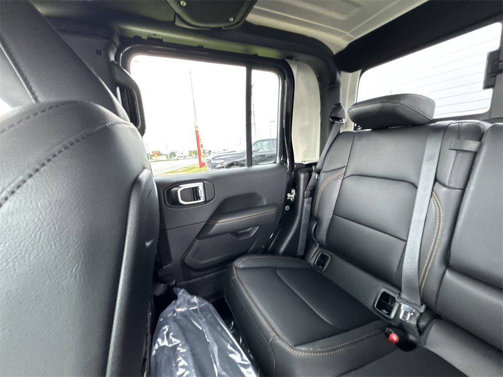 2025 Jeep Gladiator Sport photo 12