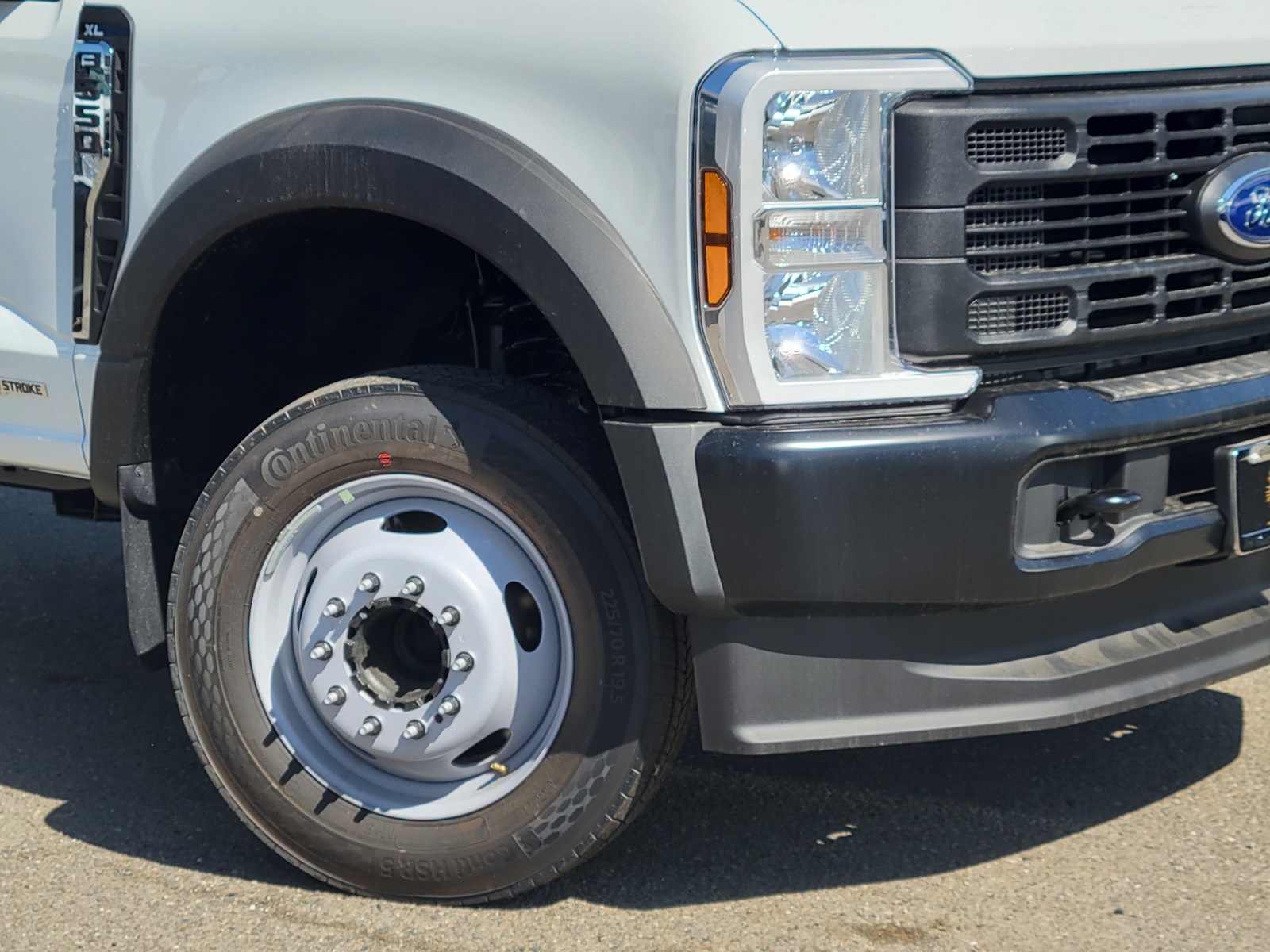2025 Ford F-550 XL photo 3