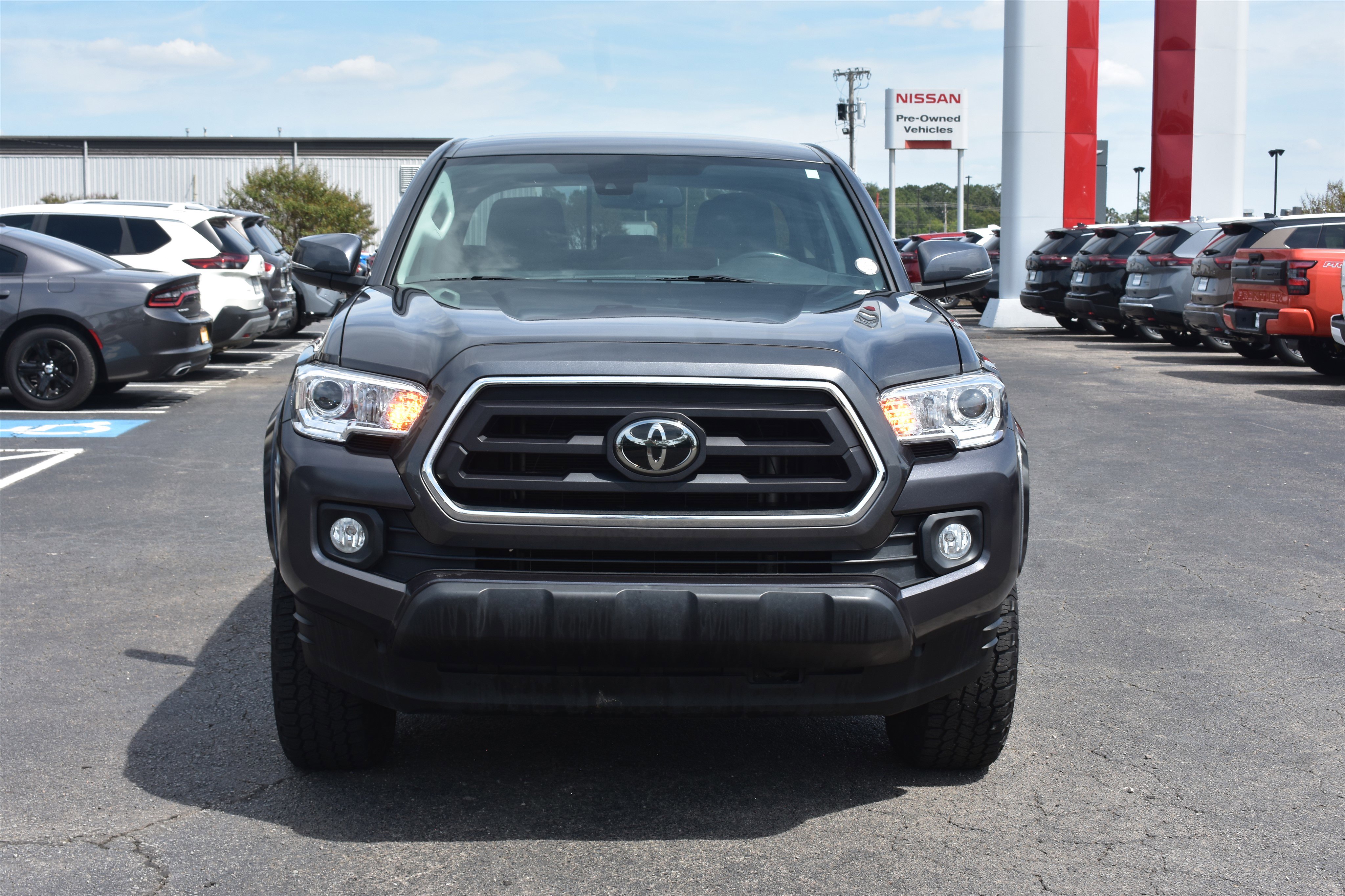 Used 2022 Toyota Tacoma SR5 with VIN 3TMCZ5AN5NM481961 for sale in Little Rock
