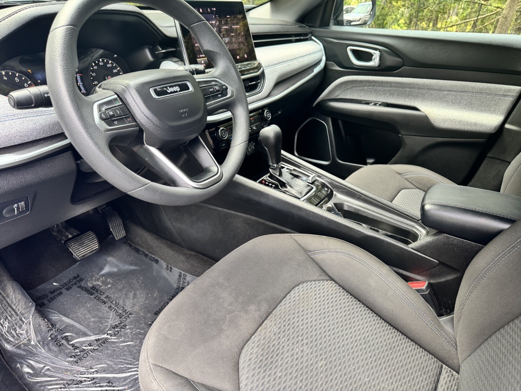 2023 Jeep Compass Sport photo 16
