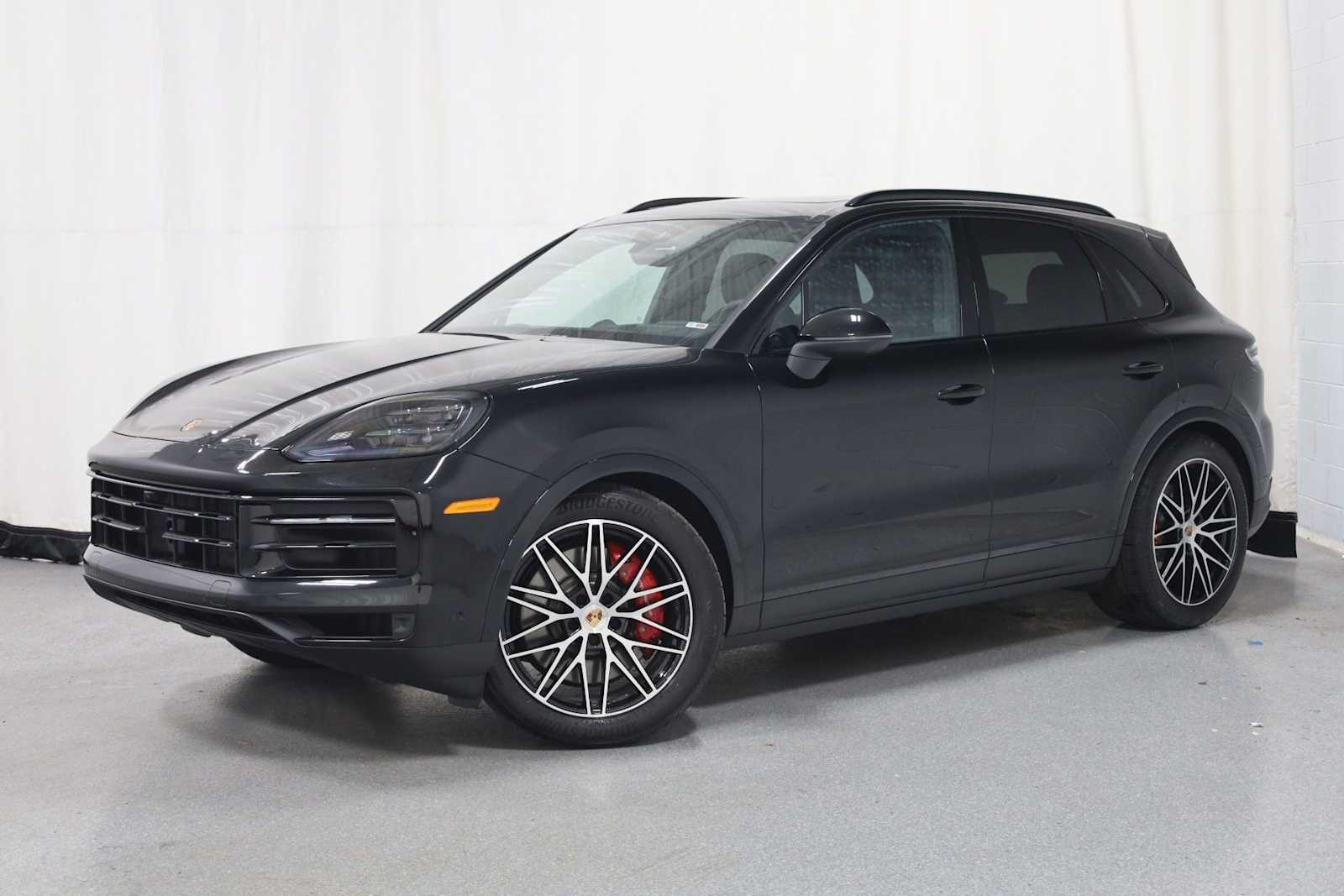 2025 Porsche Cayenne S's photo