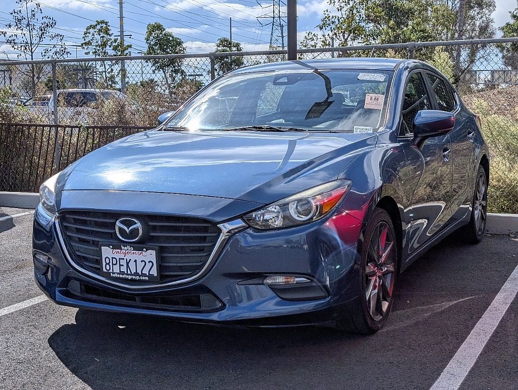2018 Mazda Mazda3 Touring photo 4