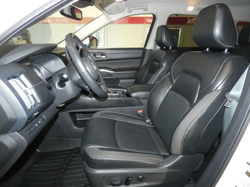 2022 Nissan Pathfinder SL photo 9