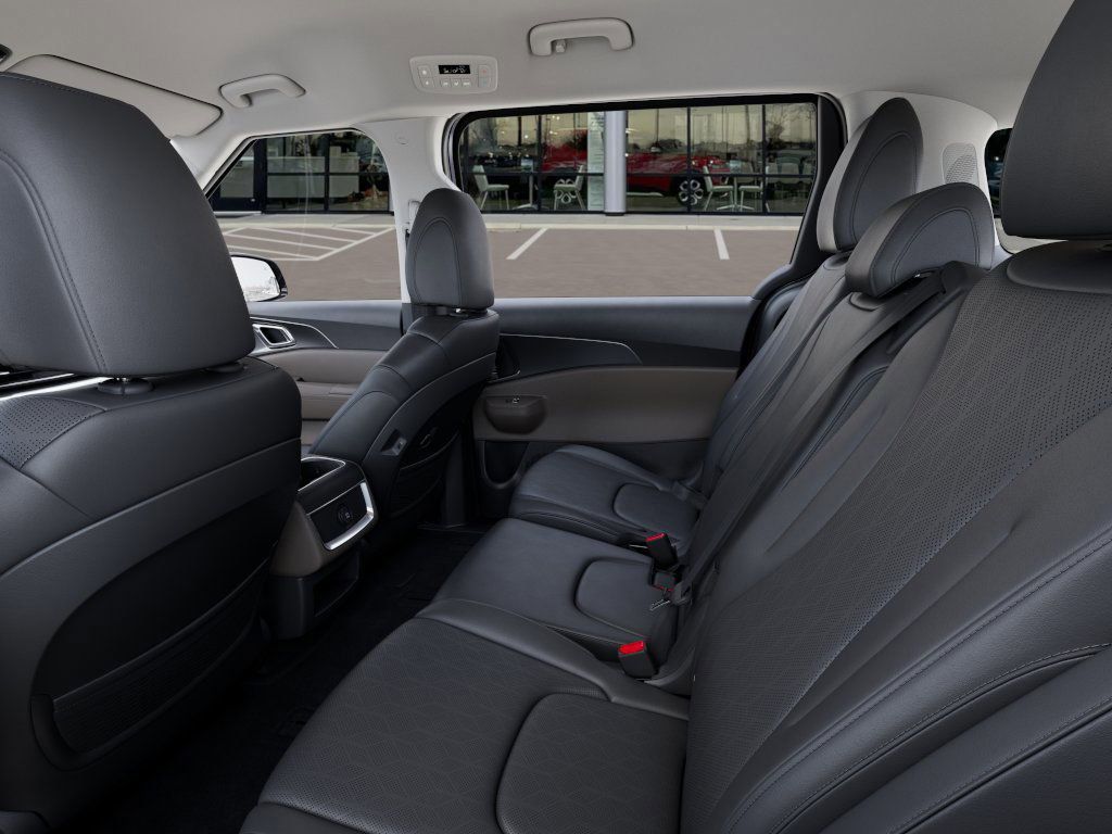 2026 Kia Carnival LXS photo 21