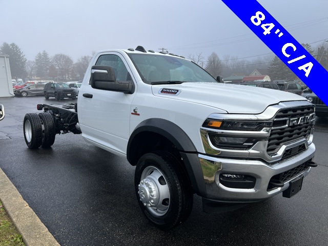 2025 RAM 5500 Base's photo