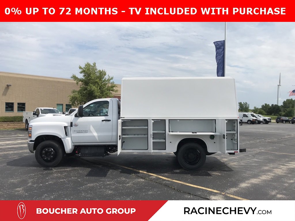 2024 Chevrolet Silverado 4500 Medium Duty Chassis Cab Work Truck's photo