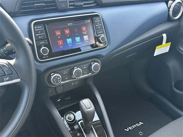 2025 Nissan Versa 1.6 SV photo 25