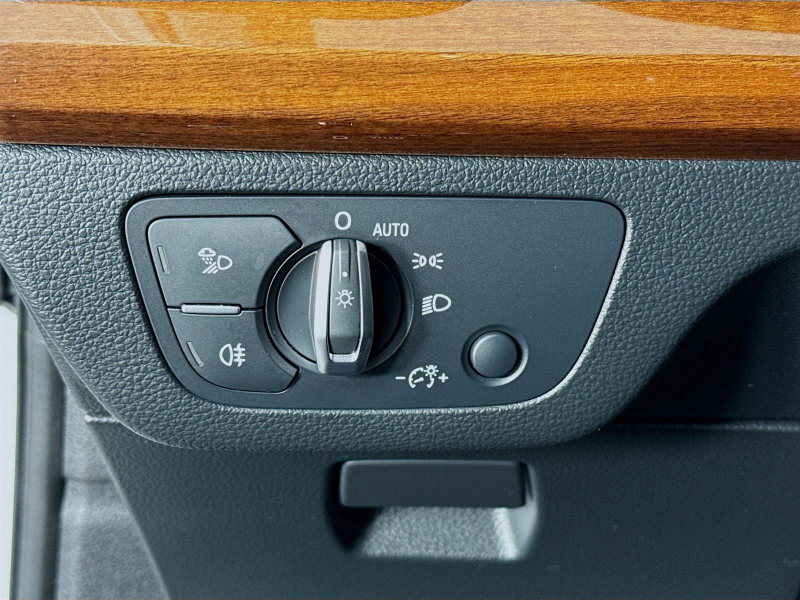2021 Audi Q5 45 Premium photo 8