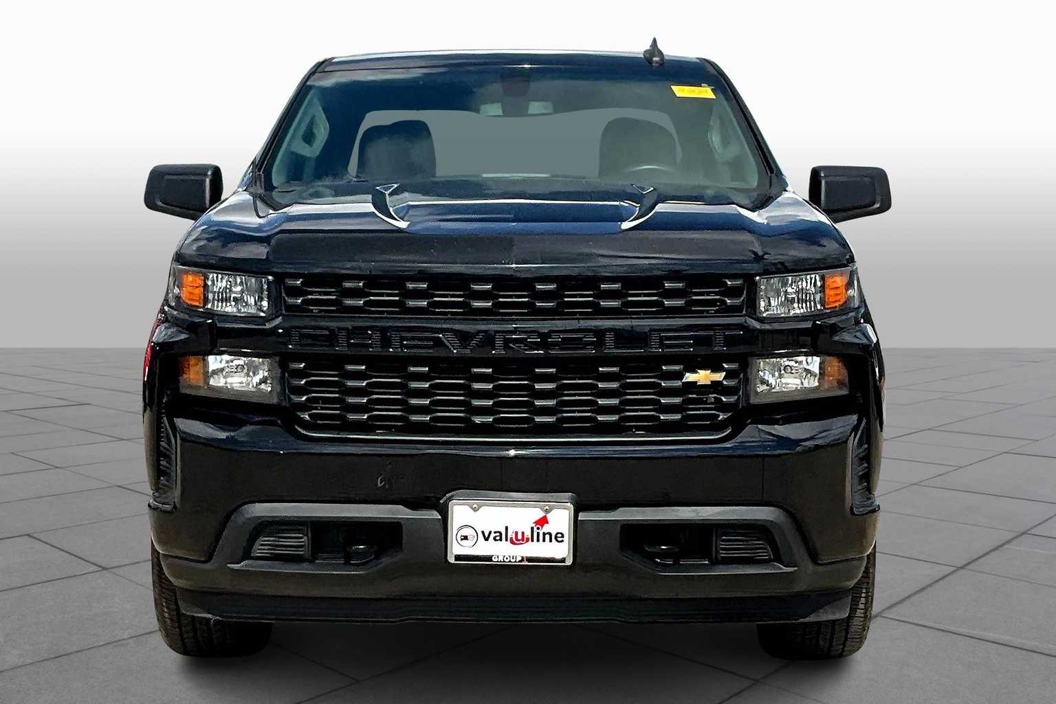 2019 Chevrolet Silverado 1500 Custom photo 3