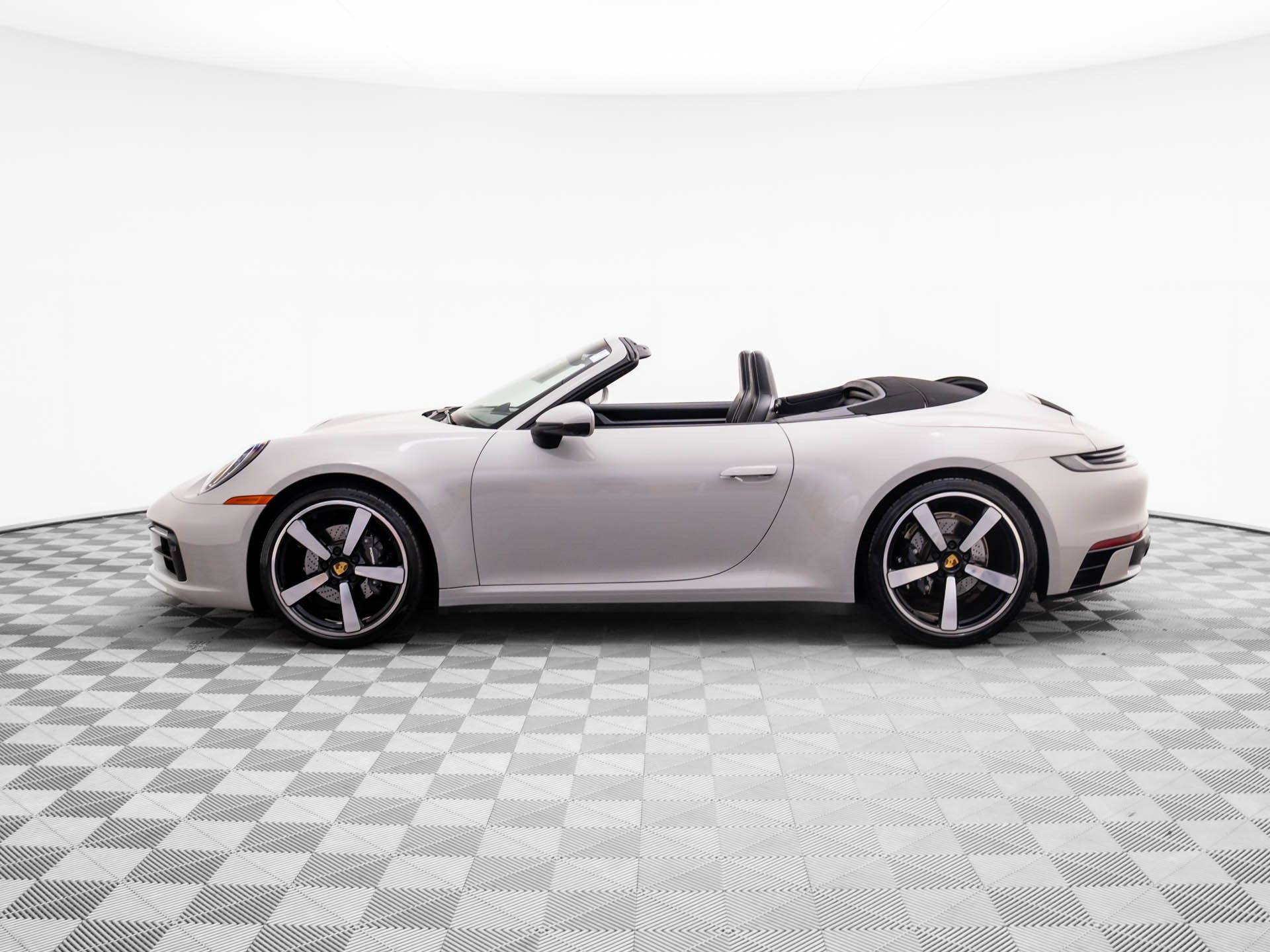 2023 Porsche 911 4 photo 2