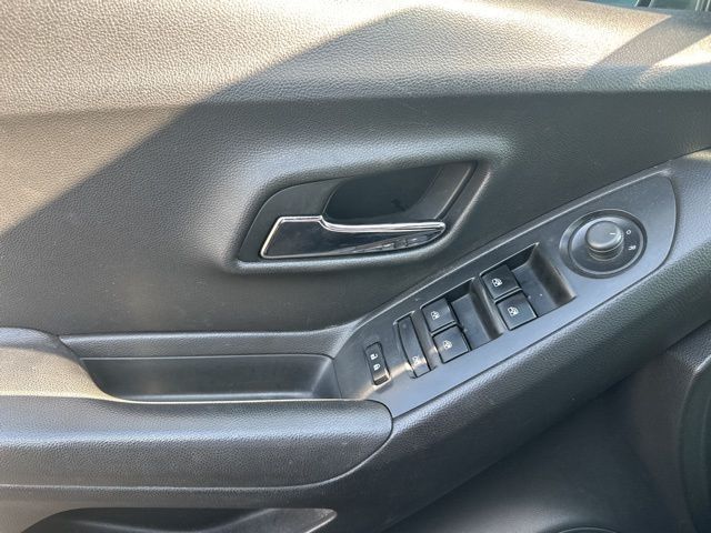 2020 Chevrolet Trax LT photo 14