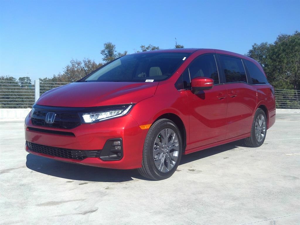 2026 Honda Odyssey Touring photo 3