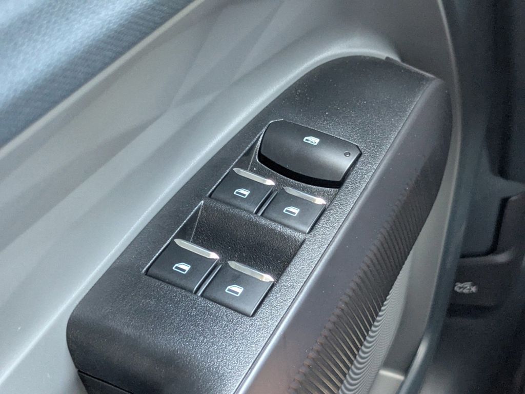 2025 Ford Maverick XL photo 21