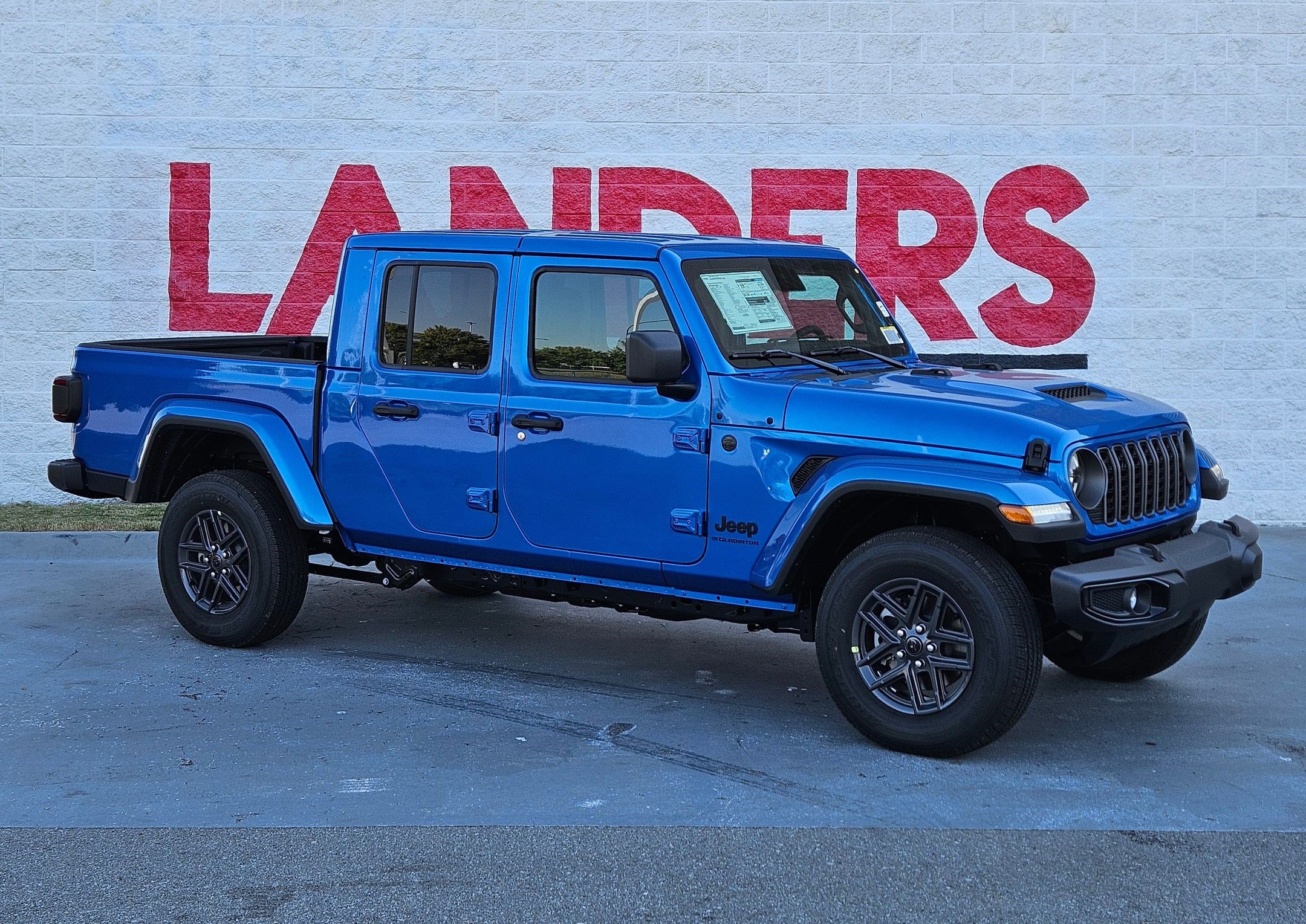 2025 Jeep Gladiator Sport S's photo