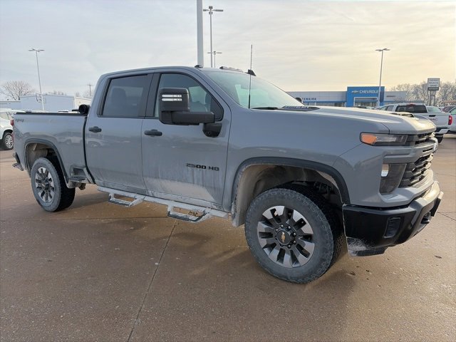 2024 Chevrolet Silverado 2500HD Custom's photo