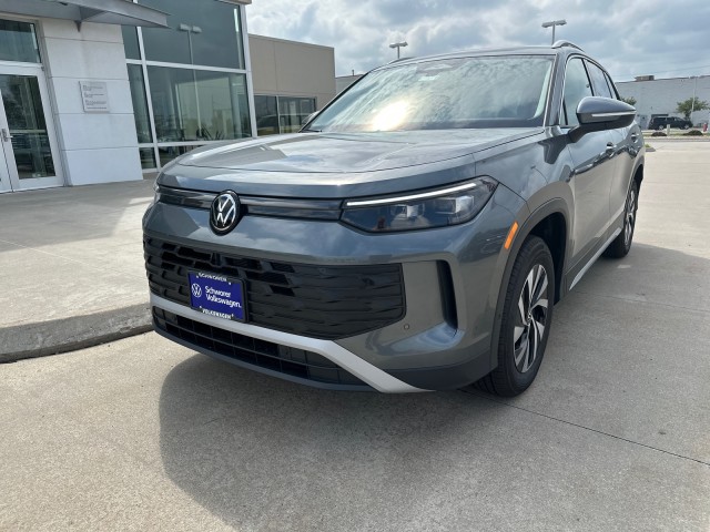 2025 Volkswagen Tiguan S photo 3