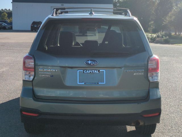2017 Subaru Forester 2.5i Premium photo 4