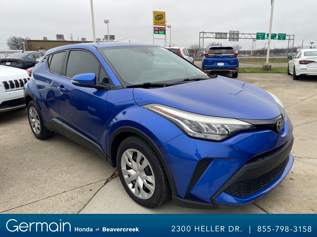 2020 Toyota C-HR LE's photo