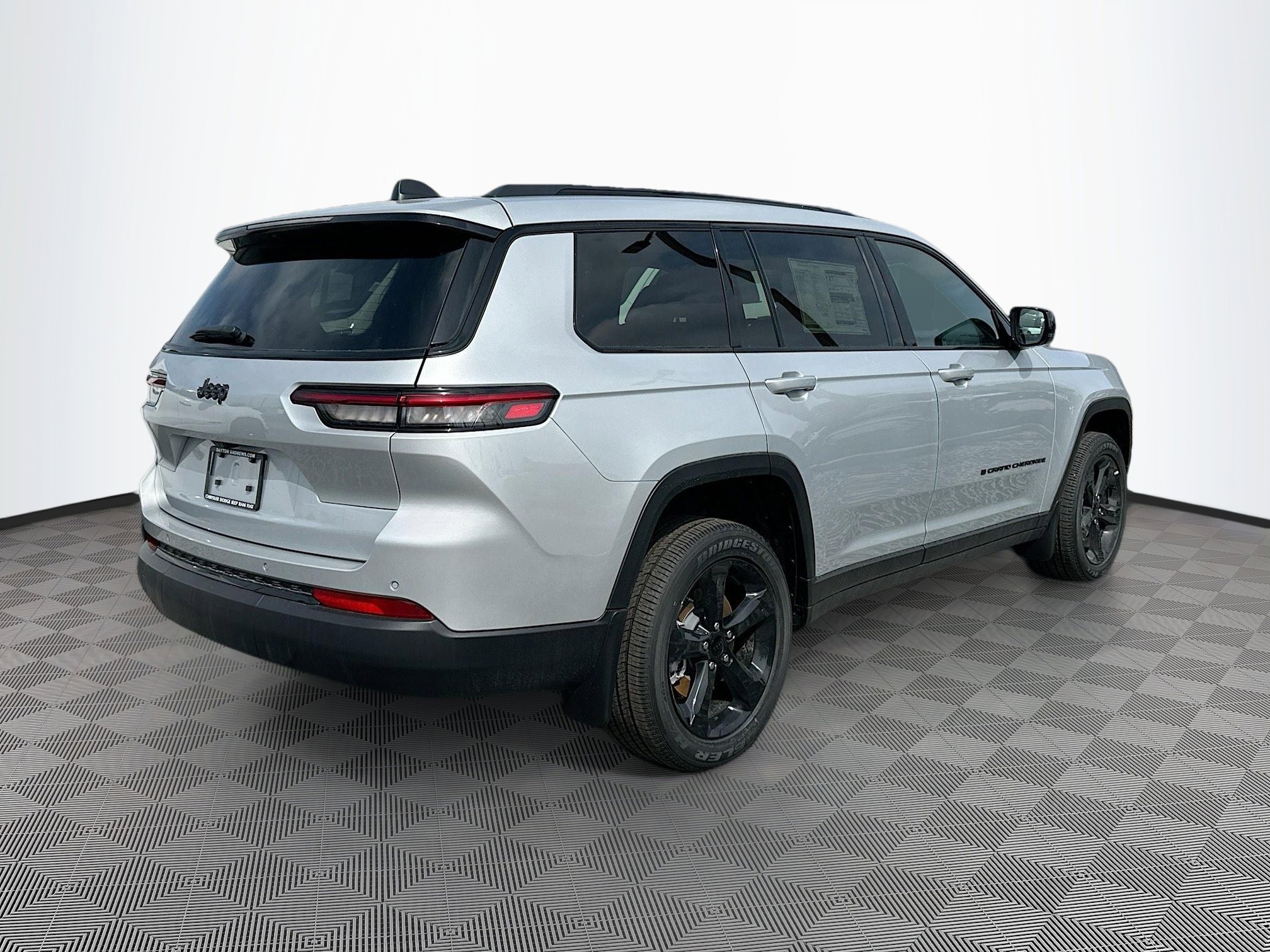 2025 Jeep Grand Cherokee Altitude X photo 4