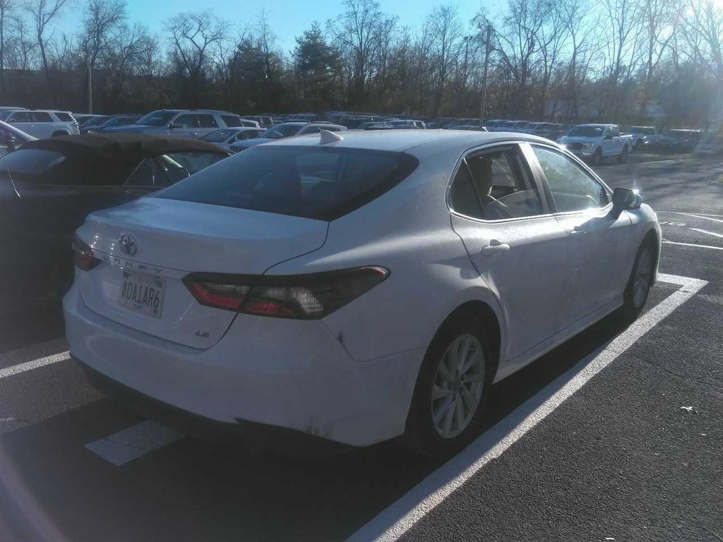 2023 Toyota Camry LE photo 3