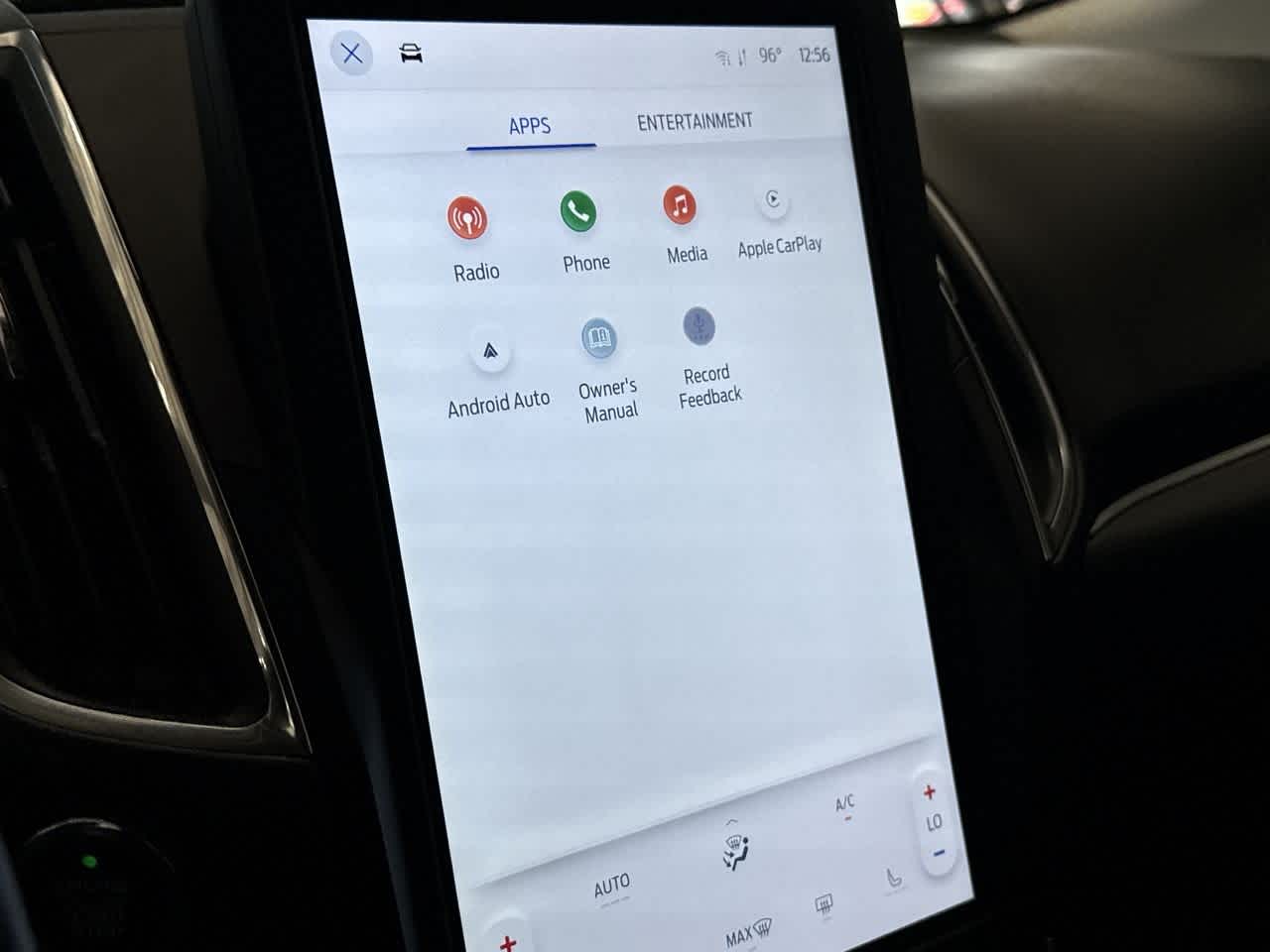 2024 Ford Edge Titanium photo 17