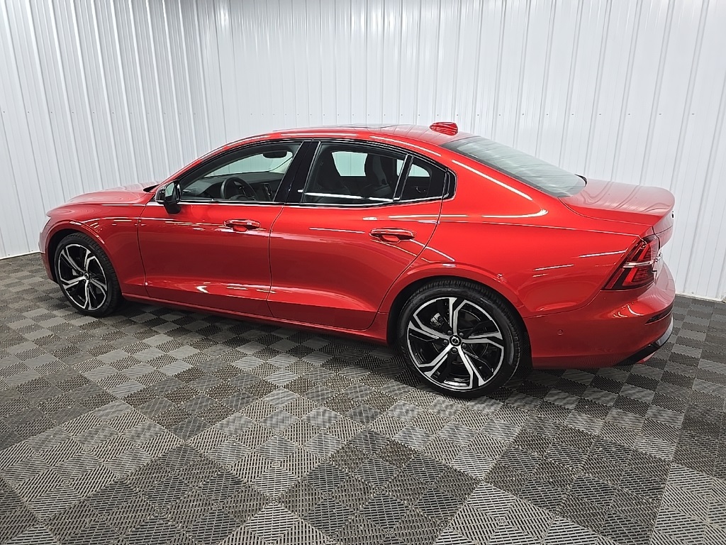 2023 Volvo S60 Ultimate photo 4