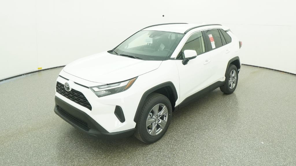 2025 Toyota RAV4 LE's photo