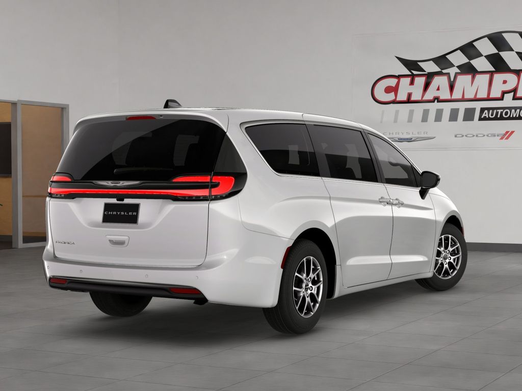 2026 Chrysler Pacifica photo 4