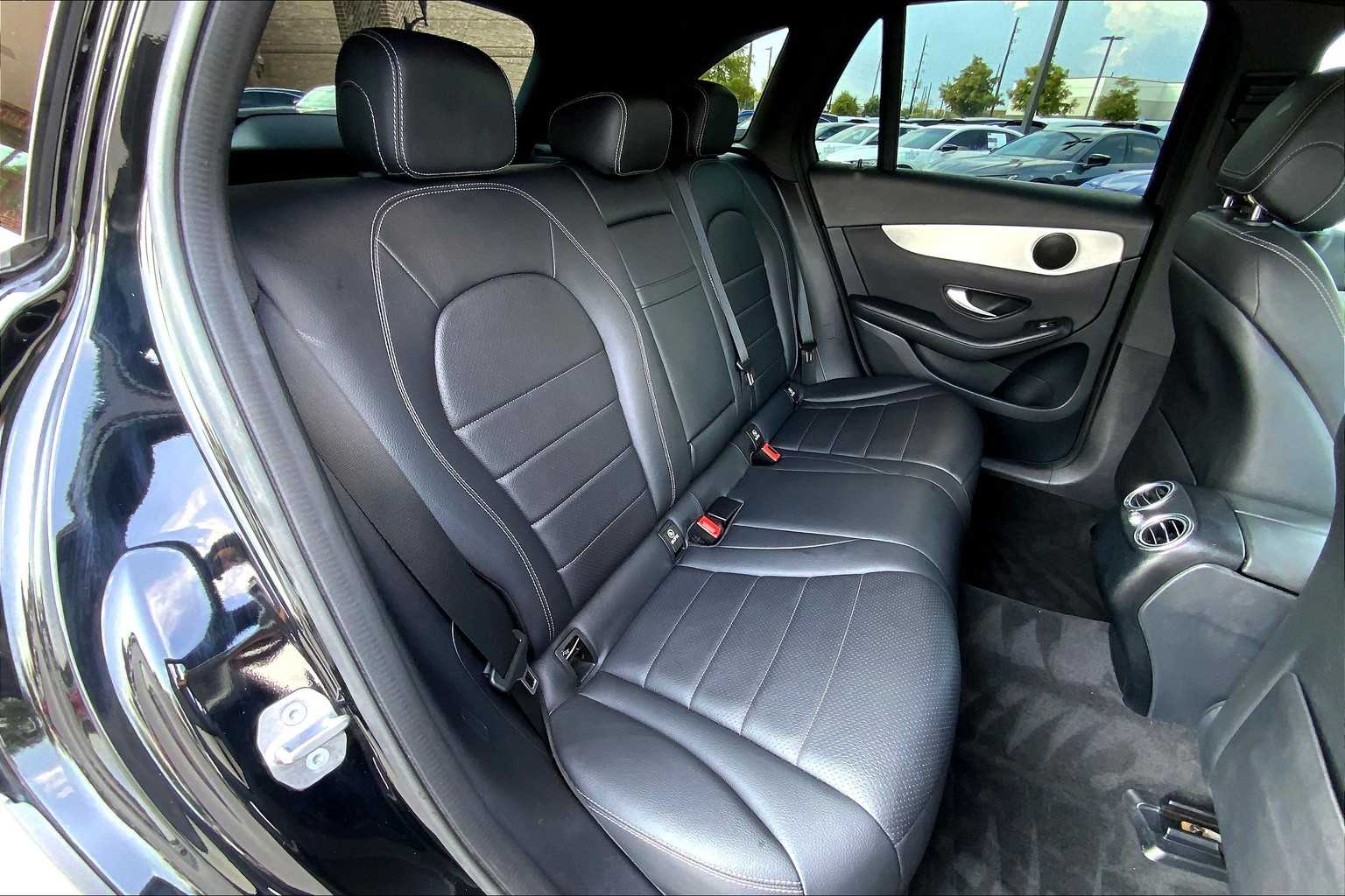 2020 Mercedes Benz GLC 300 photo 13