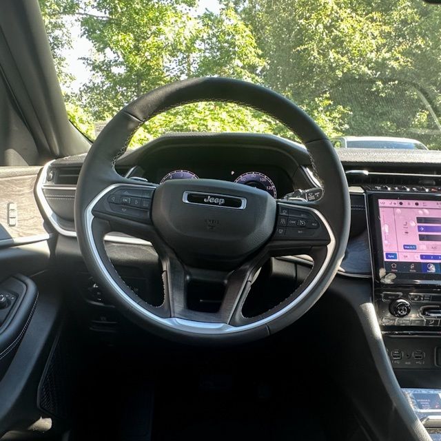 2025 Jeep Grand Cherokee Limited photo 16